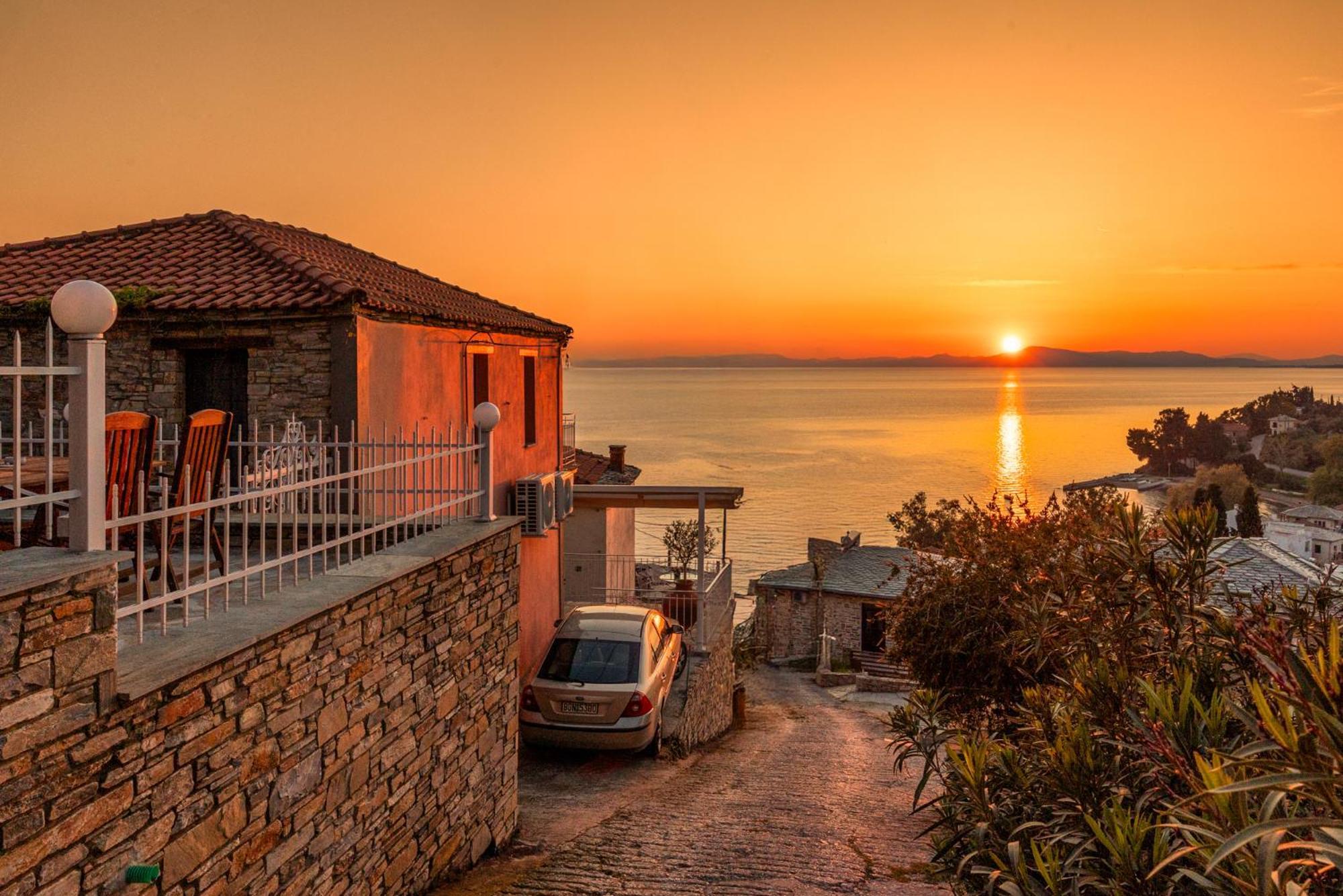 Με Θέα Το Ηλιοβασιλεμα 2 Villa Áfissos Eksteriør bilde